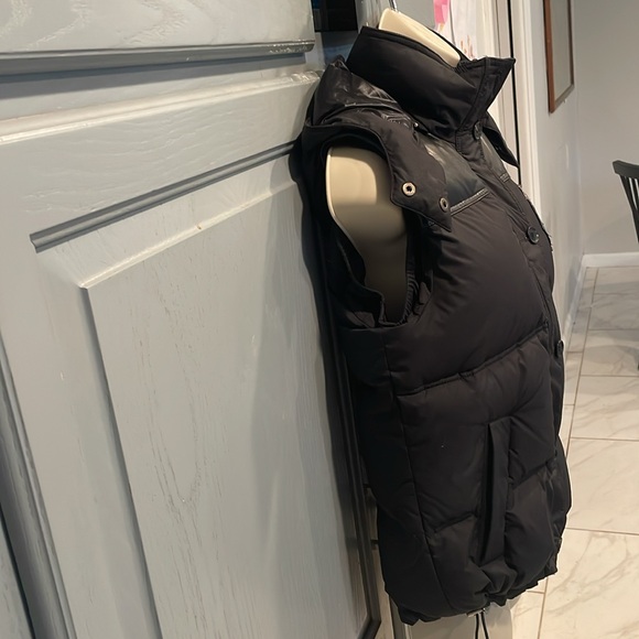 Gucci Equestrian puffer vest with detachable hood - Picture 3 of 12